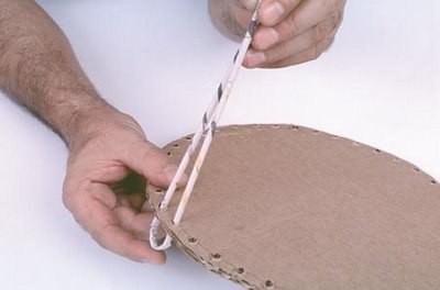 How To Weave A Simple Newspaper Basket