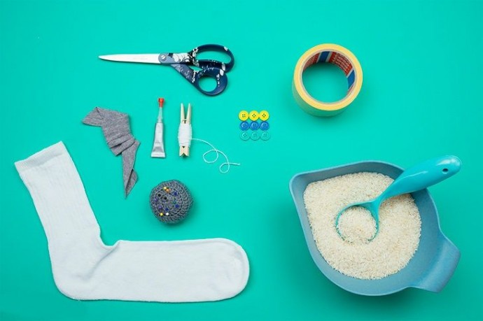 How to Make No-Sew Sock Snowman