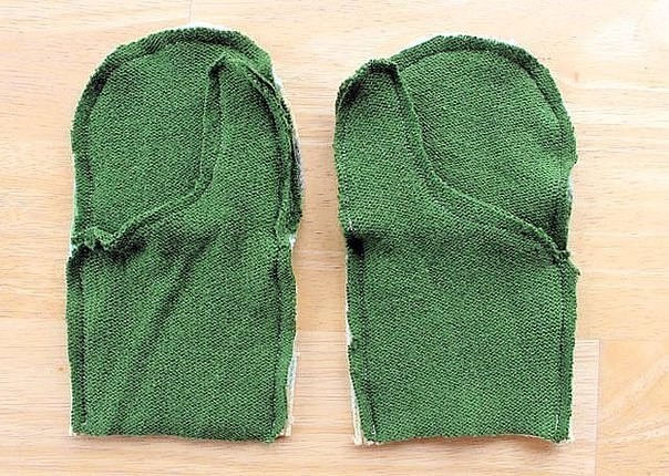 Sweater to Mittens = Smittens DIY