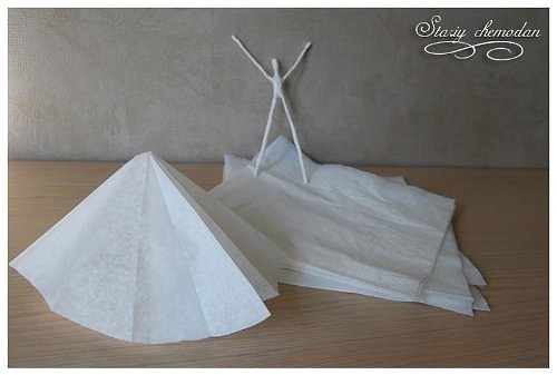 How to Make Dancing Ballerinas from Wire and Napkins