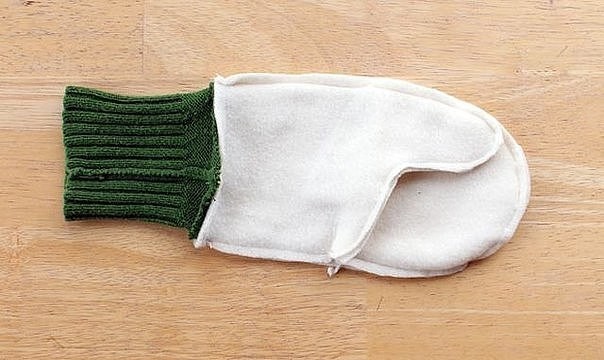 Sweater to Mittens = Smittens DIY