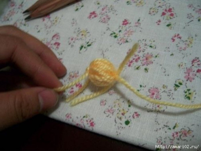 Yarn Flowers without Knitting or Crochet