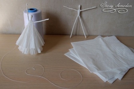 How to Make Dancing Ballerinas from Wire and Napkins