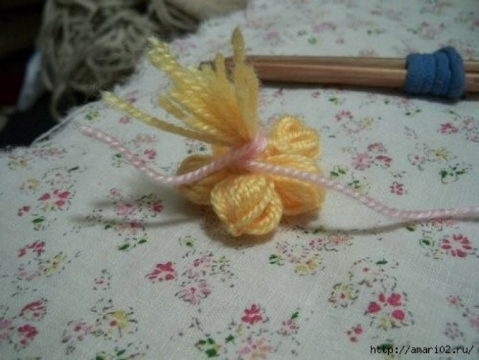 Yarn Flowers without Knitting or Crochet