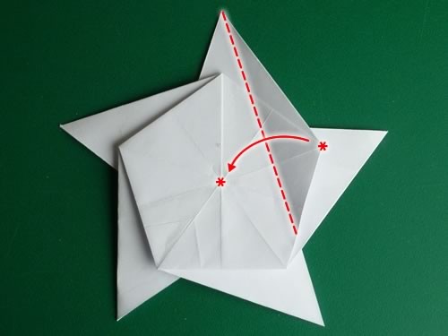 Folding 5 Pointed Origami Star Christmas Ornaments