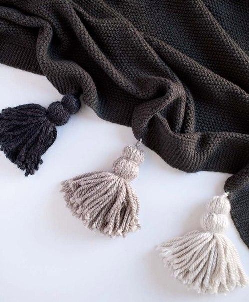 DIY Chunky Tassel Blanket