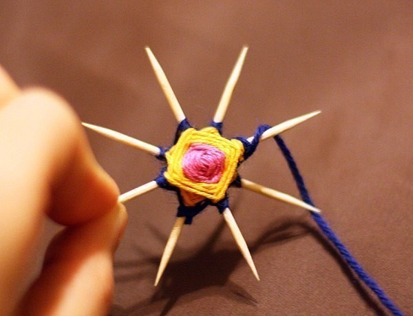 DIY Weave a Mandala Brooch with Toothpicks